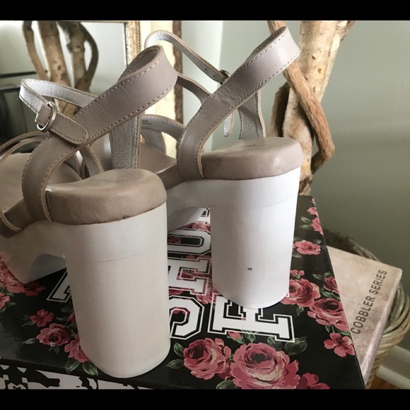 Jeffrey Campbell Platform Sandal - Picture 3 of 5